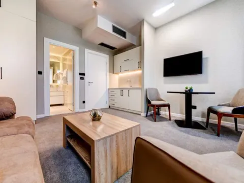 Sale, hospitality venue, 2800m², Danilovgrad, Crna Gora - image 32