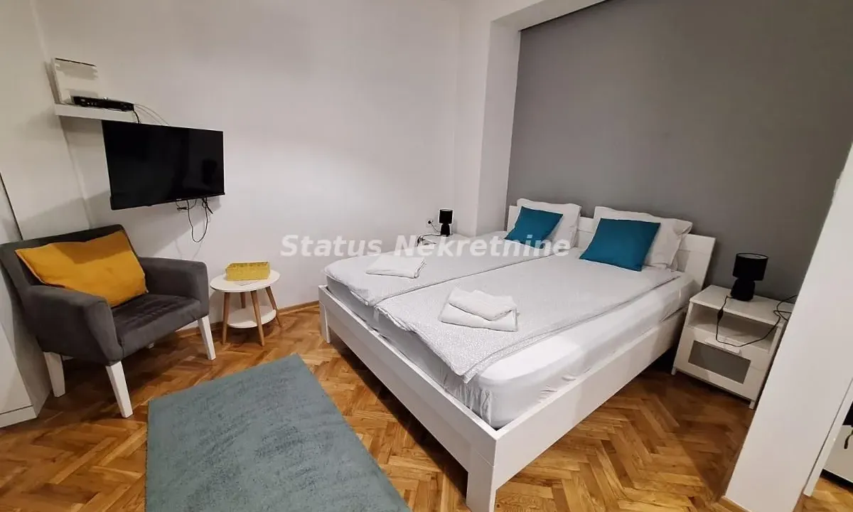 Izdavanje, garsonjera, 25m², Centar, Novi Sad