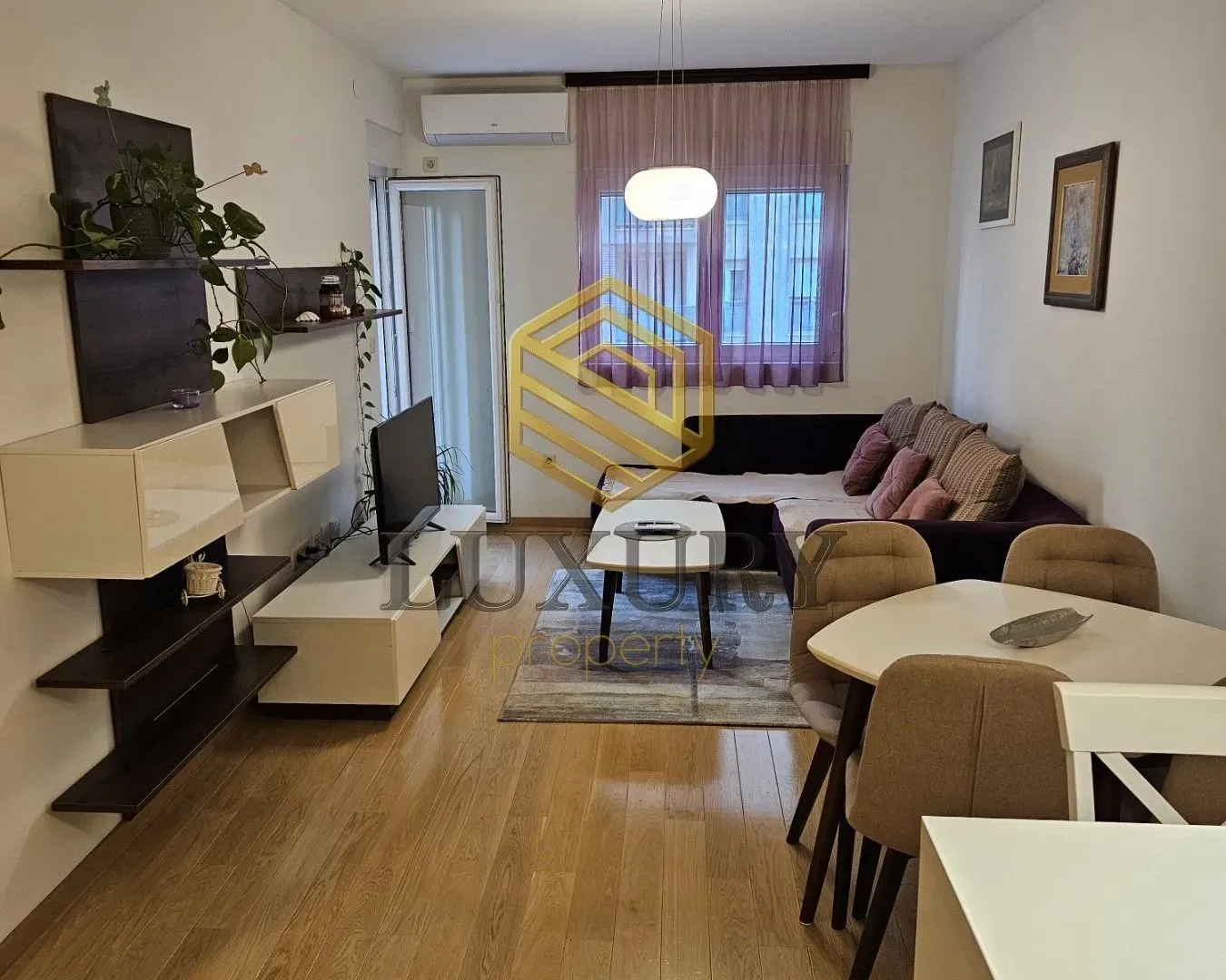 Izdavanje, jednosoban stan, 46m², City Kvart, Podgorica