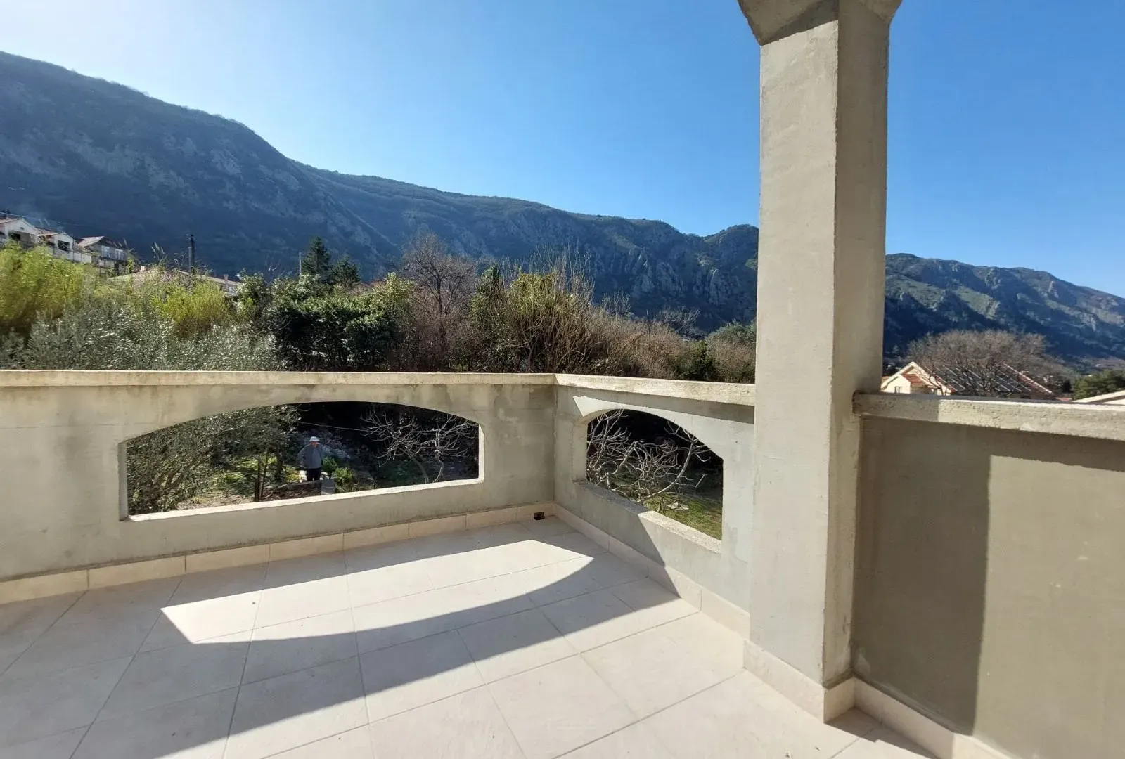 Rent, one bedroom apartment, 70m², Škaljari, Kotor