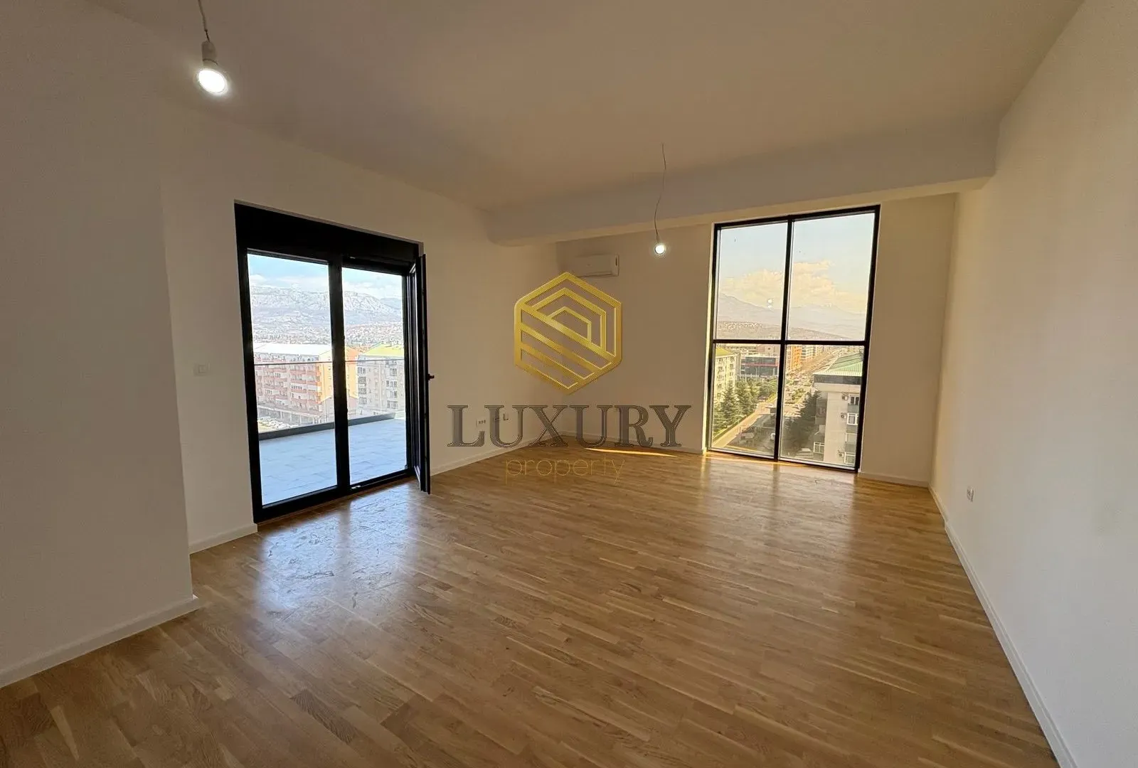 Rent, apartment, 275m², Stari Aerodrom, Podgorica