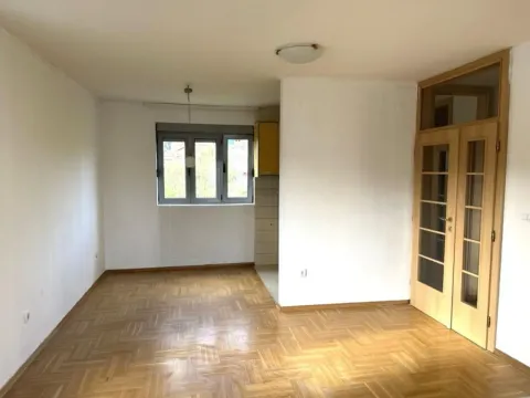 Izdavanje, dvosoban stan, 60m², Centar, Podgorica - image 11