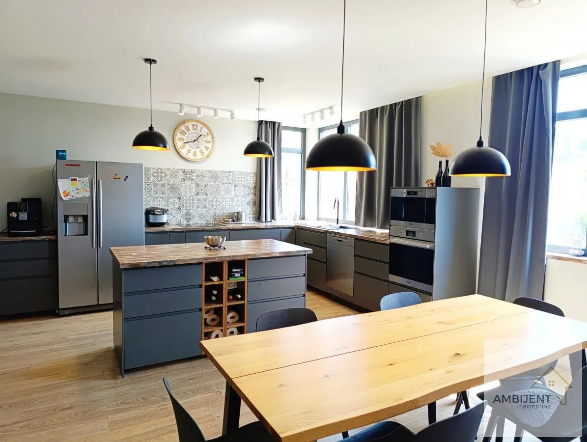Sale, house, 600m², Sopot, Beograd