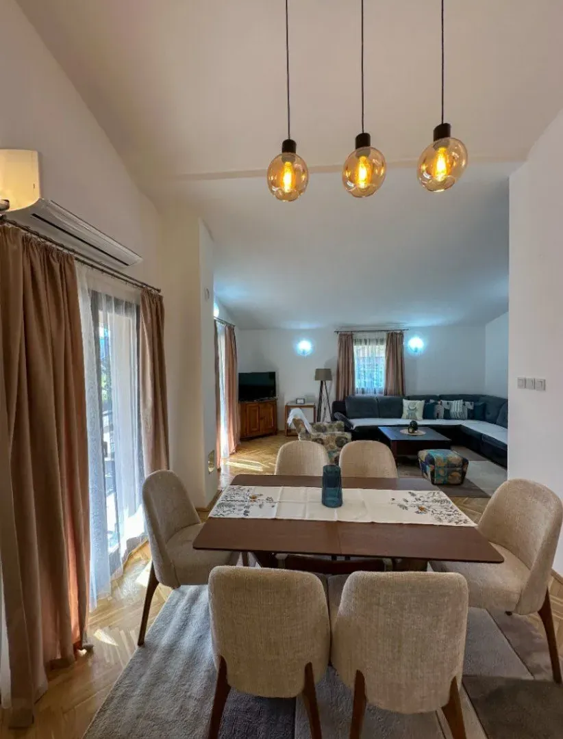 Izdavanje, kuća, 150m², City Kvart, Podgorica