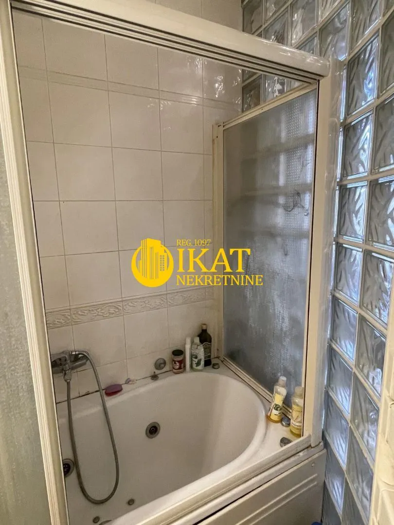Sale, three bedroom apartment, 76m², Vračar Sve Podlokacije, Beograd