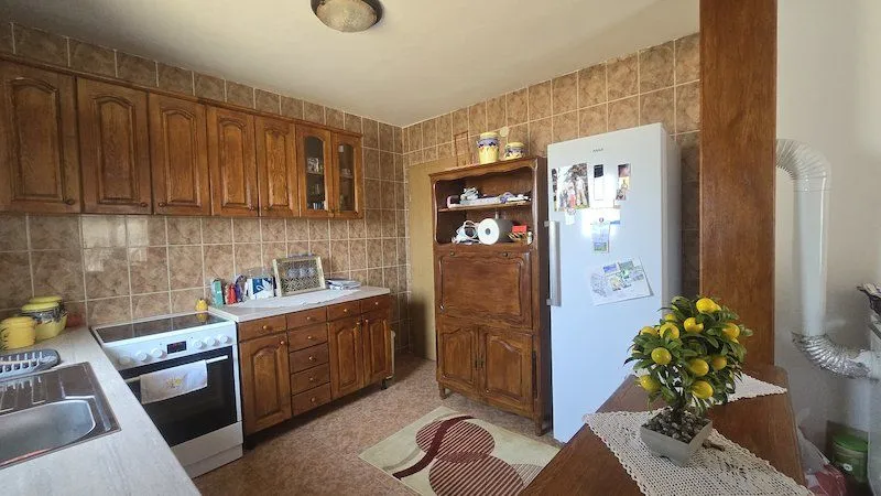 Sale, house, 319m², Zlatica, Podgorica