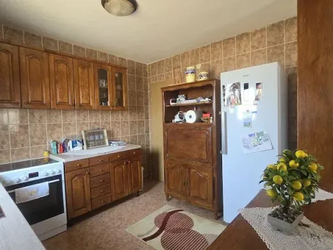 Sale, house, 319m², Zlatica, Podgorica - image 9