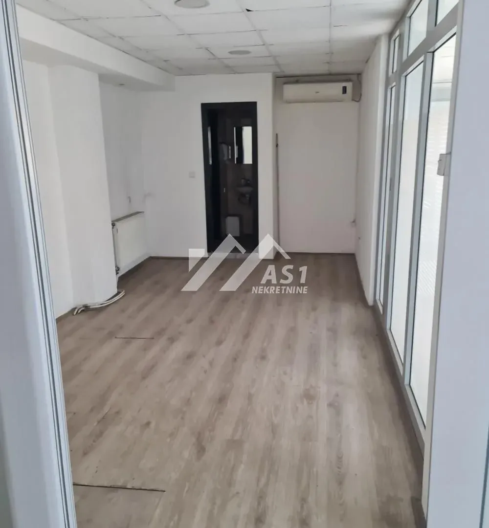 Rent, office space, 86m², Rotkvarija, Novi Sad Sve Podlokacije