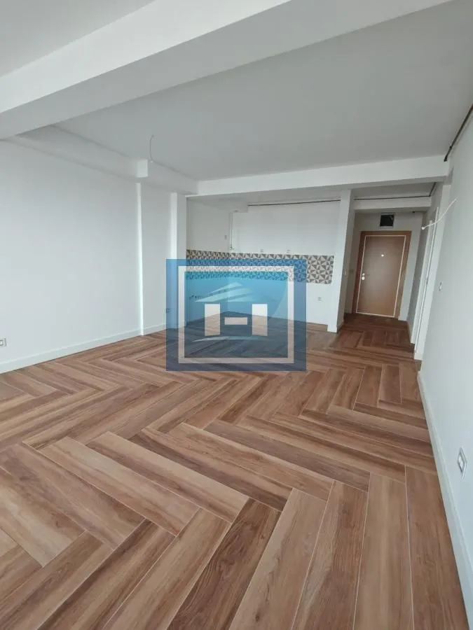 Prodaja, trosoban stan, 87m², Centar, Paraćin