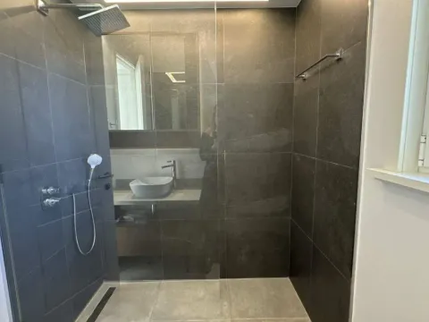 Prodaja, jednosoban stan, 78m², Tivat, Crna Gora - image 18