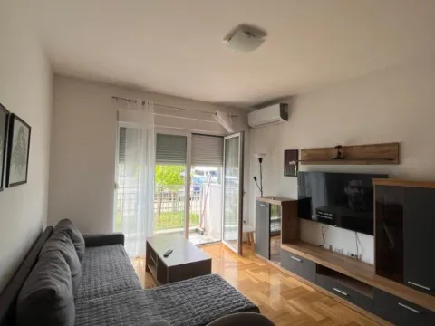 Rent, one bedroom apartment, 50m², Stari Aerodrom, Podgorica