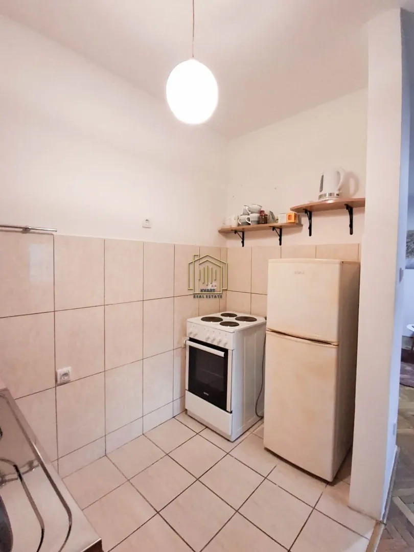 Izdavanje, dvosoban stan, 75m², Blok 9, Podgorica