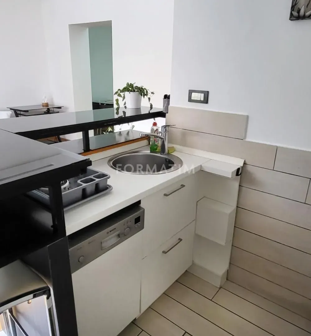 Izdavanje, dvosoban stan, 45m², Stari Grad, Beograd