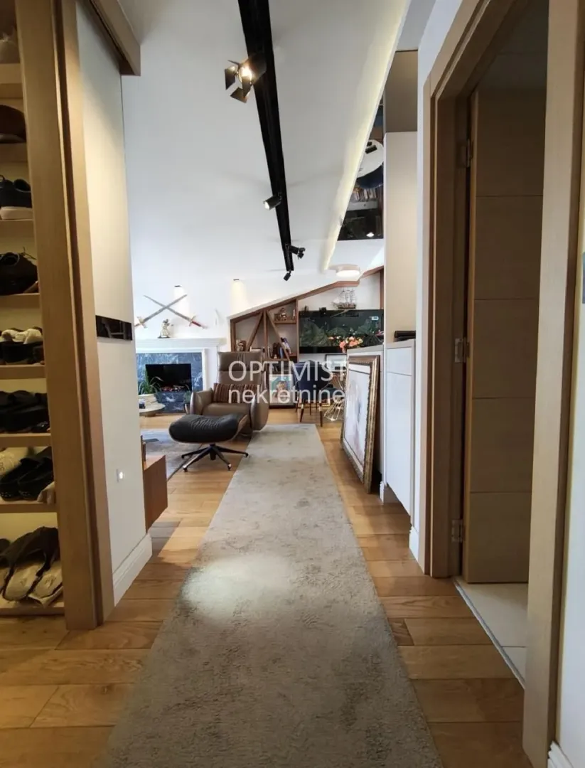 Prodaja, trosoban stan, 83m², Vračar Sve Podlokacije, Beograd
