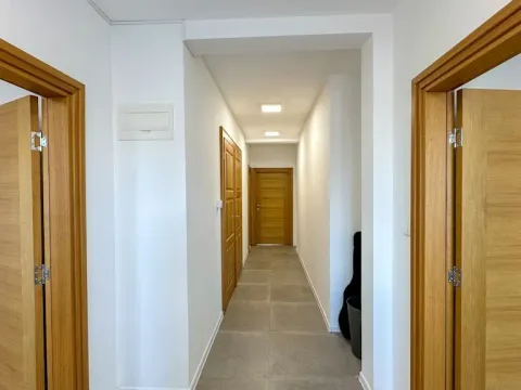 Rent, office space, 118m², Centar, Podgorica - image 4
