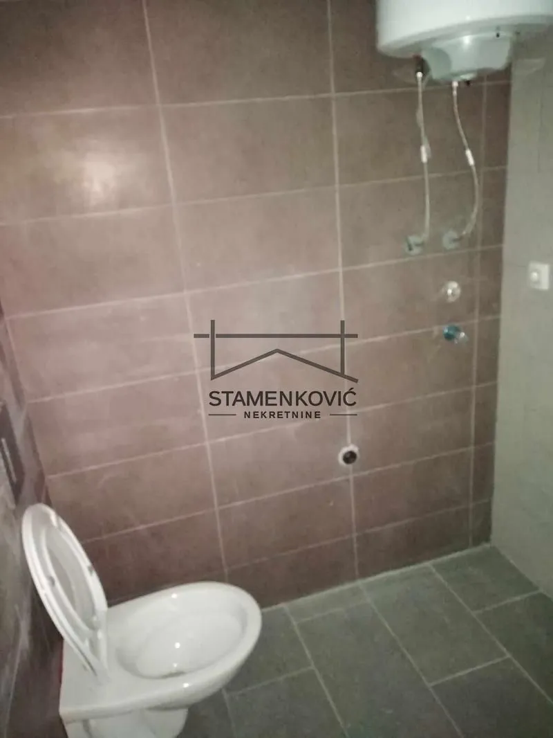 Prodaja, trosoban stan, 82m², Veternik, Novi Sad Sve Podlokacije