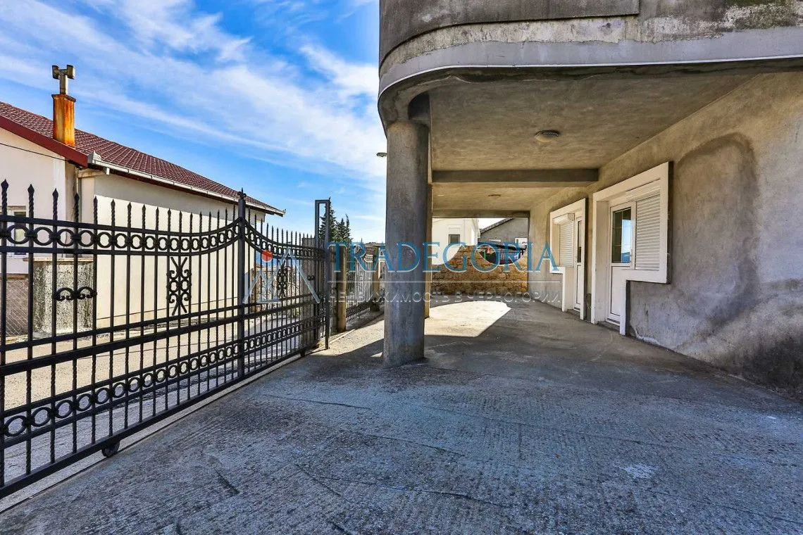 Prodaja, kuća, 420m², Bar, Crna Gora