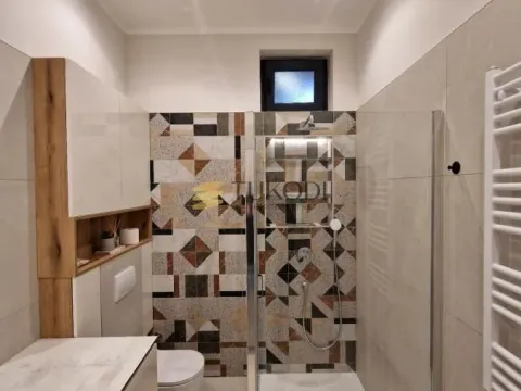 Prodaja, trosoban stan, 100m², Stari grad, Novi Sad - image 19
