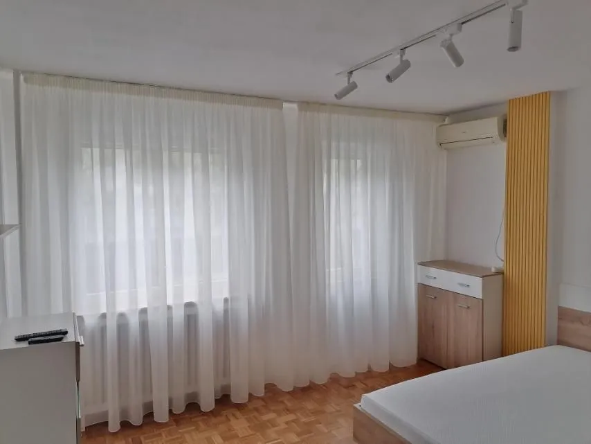 Izdavanje, jednosoban stan, 37m², Novo naselje, Novi Sad