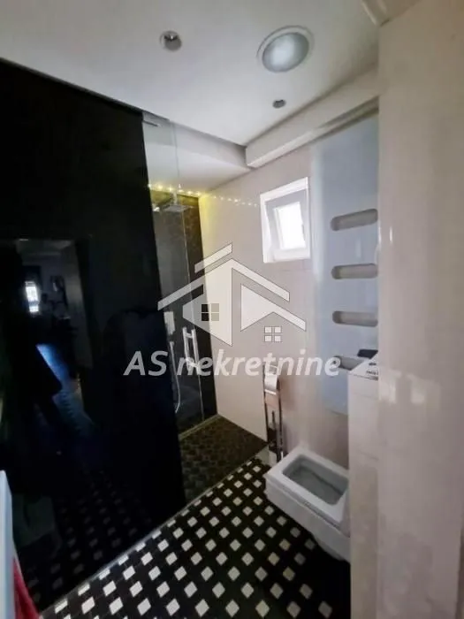 Prodaja, četvorosoban stan, 117m², Vračar Sve Podlokacije, Beograd