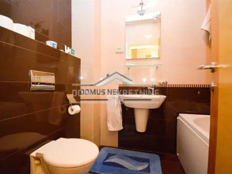 Rent, three bedroom apartment, 100m², Blok 6, Podgorica - image 8