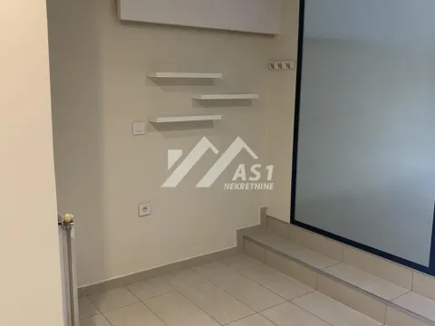 Poslovni prostor in Detelinara