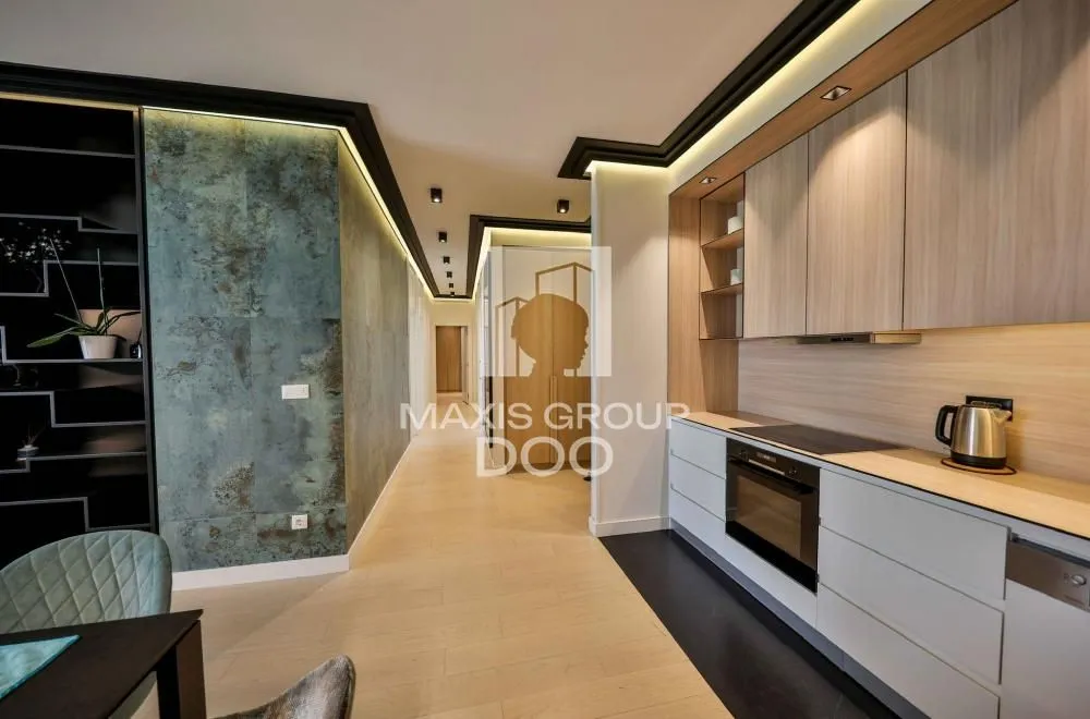 Izdavanje, četvorosoban stan, 118m², Savski Venac, Beograd