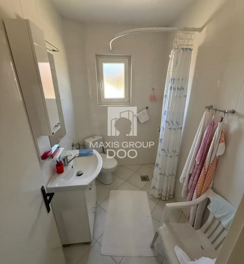 Prodaja, kuća, 297m², Kragujevac, Srbija