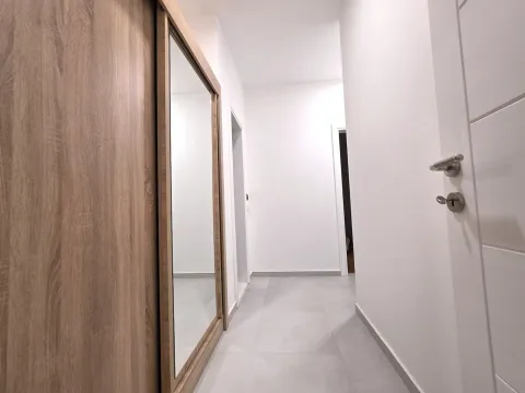 Rent, two bedroom apartment, 76m², Gorica C, Podgorica - image 9