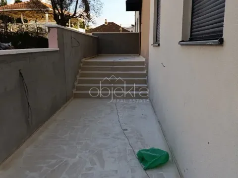 Prodaja, stan, 96m², Tivat, Crna Gora - image 4