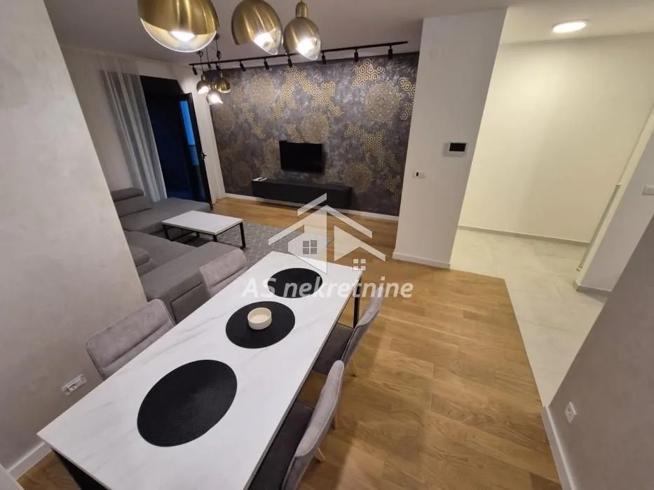 Izdavanje, trosoban stan, 95m², Trošarina, Voždovac Sve Podlokacije