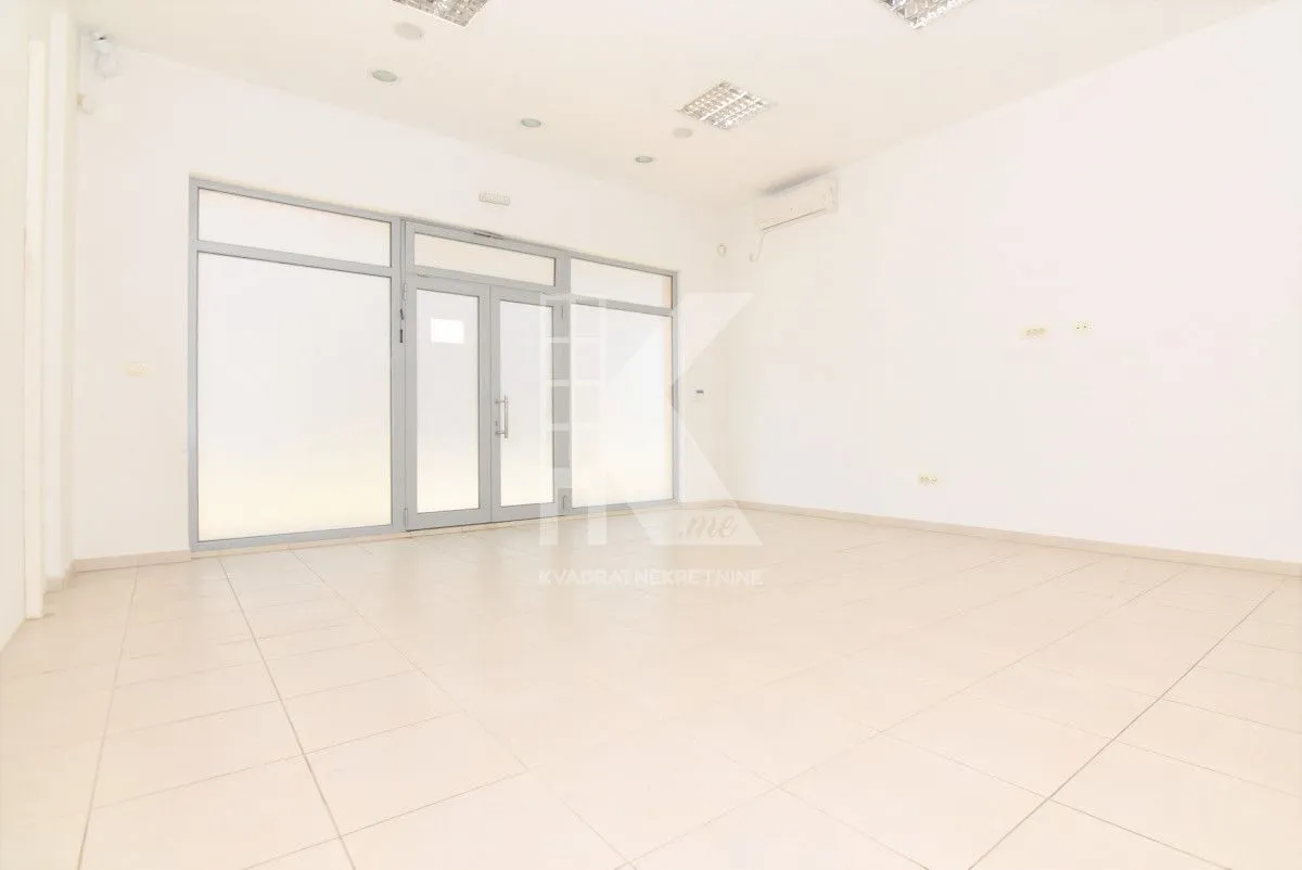 Rent, office space, 124m², Tološka šuma, Podgorica