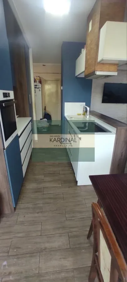 Prodaja, trosoban stan, 75m², Erdoglija, Kragujevac