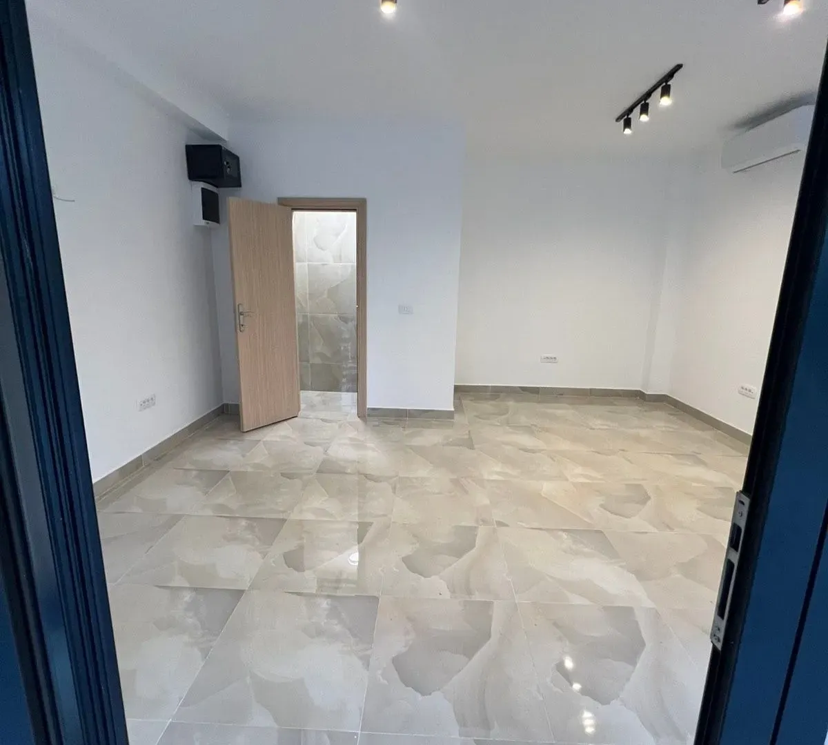 Rent, office space, 20m², Zagorič, Podgorica