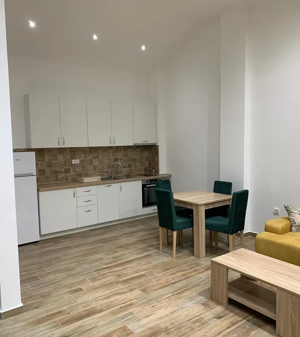 Rent, one bedroom apartment, 65m², Kava, Tivat