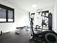 Izdavanje, kuća, 190m², Tološi, Podgorica - image 21