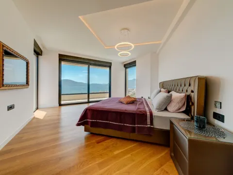 Prodaja, kuća, 351m², Marići, Tivat - image 11