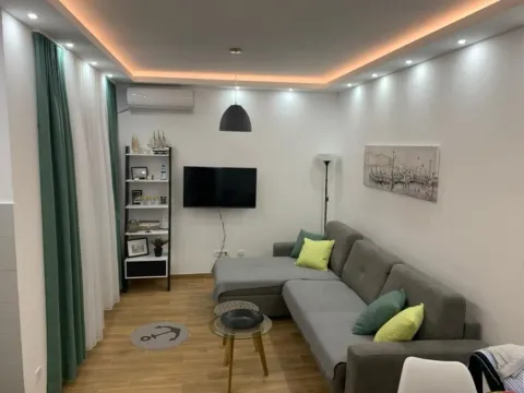 Izdavanje, jednosoban stan, 40m², Golubovina, Budva
