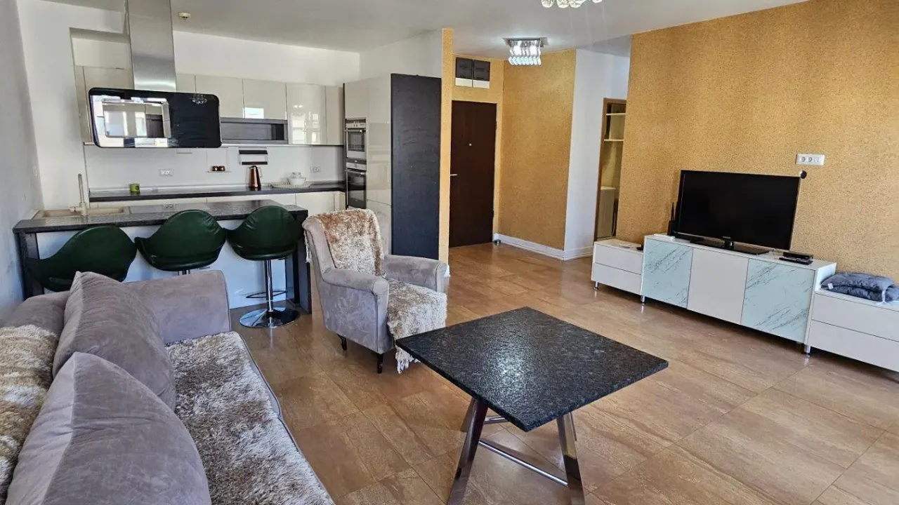 Izdavanje, jednosoban stan, 64m², City Kvart, Podgorica