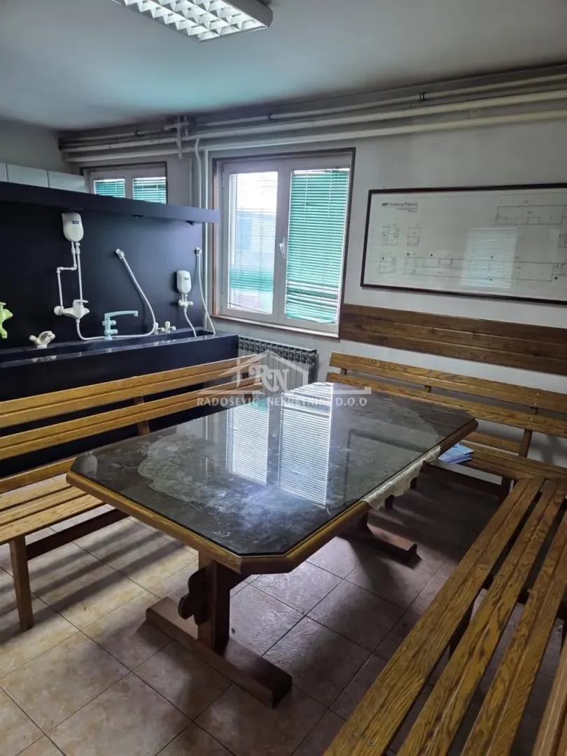 Izdavanje, poslovni prostor, 555m², Šimanovci, Pećinci