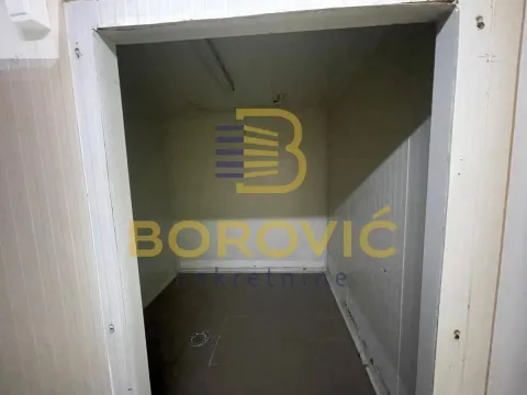 Prodaja, kuća, 150m², Veliki Mokri Lug, Zvezdara Sve Podlokacije - image 4