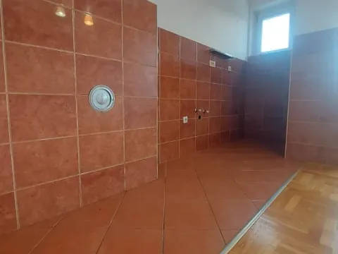 Izdavanje, jednosoban stan, 49m², Centar, Nikšić - image 7