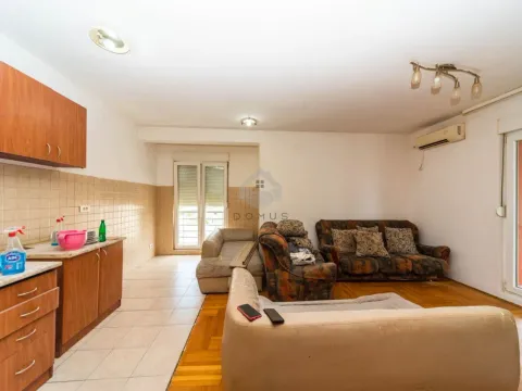 Prodaja, jednosoban stan, 48m², Stari Aerodrom, Podgorica - image 3