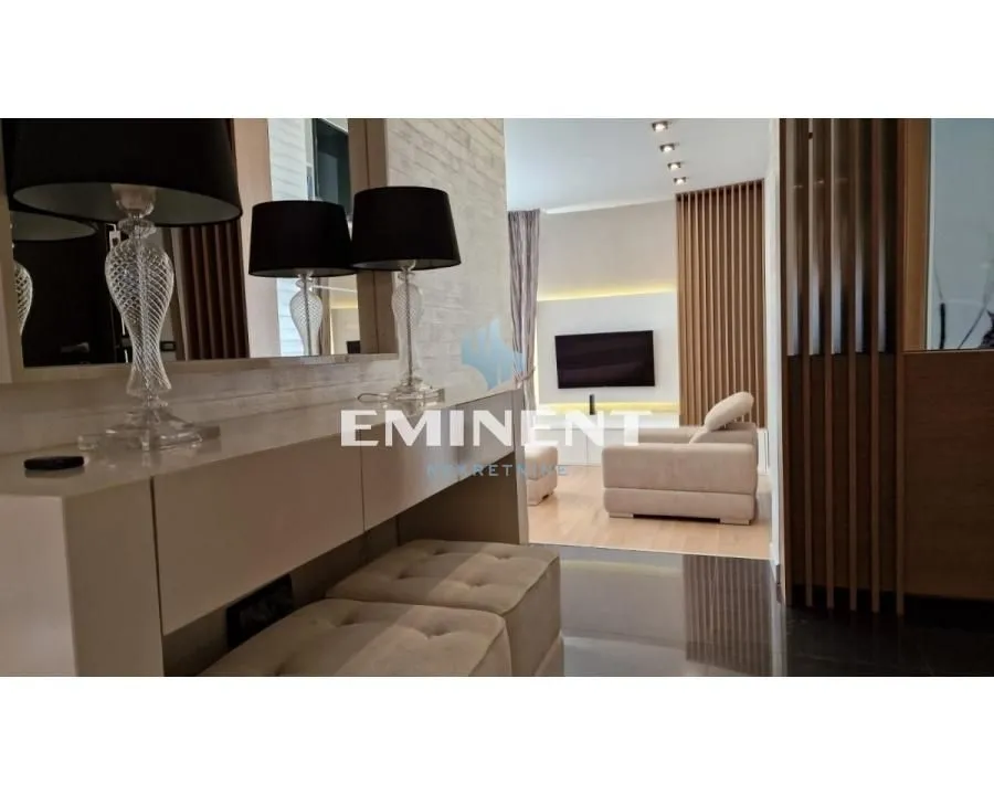 Sale, house, 345m², Surčin, Beograd