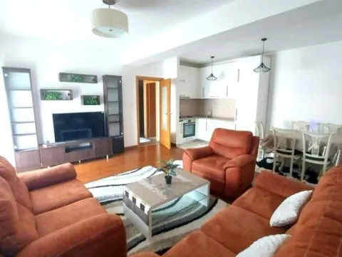 Izdavanje, dvosoban stan, 70m², Ljubović, Podgorica