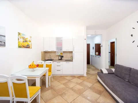 Prodaja, garsonjera, 37m², Rafailovići, Budva - image 4