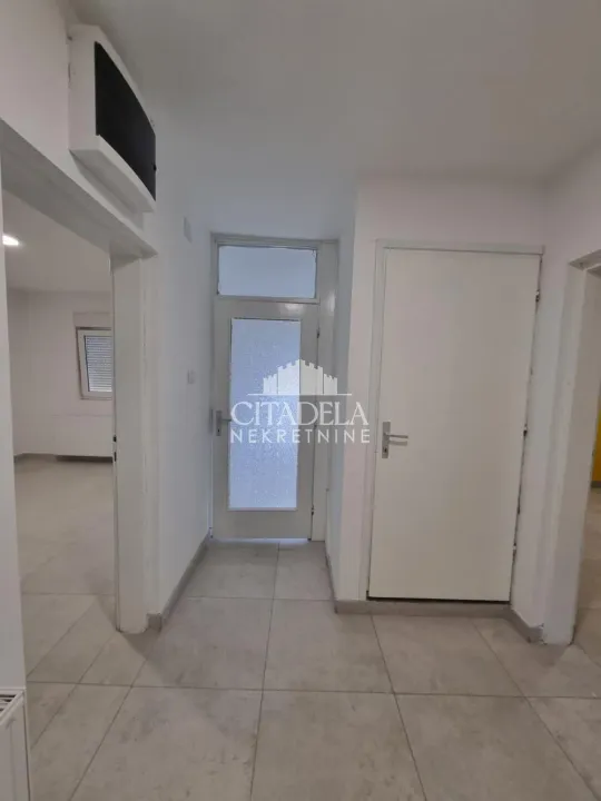 Rent, three bedroom apartment, 85m², Čukarica, Beograd
