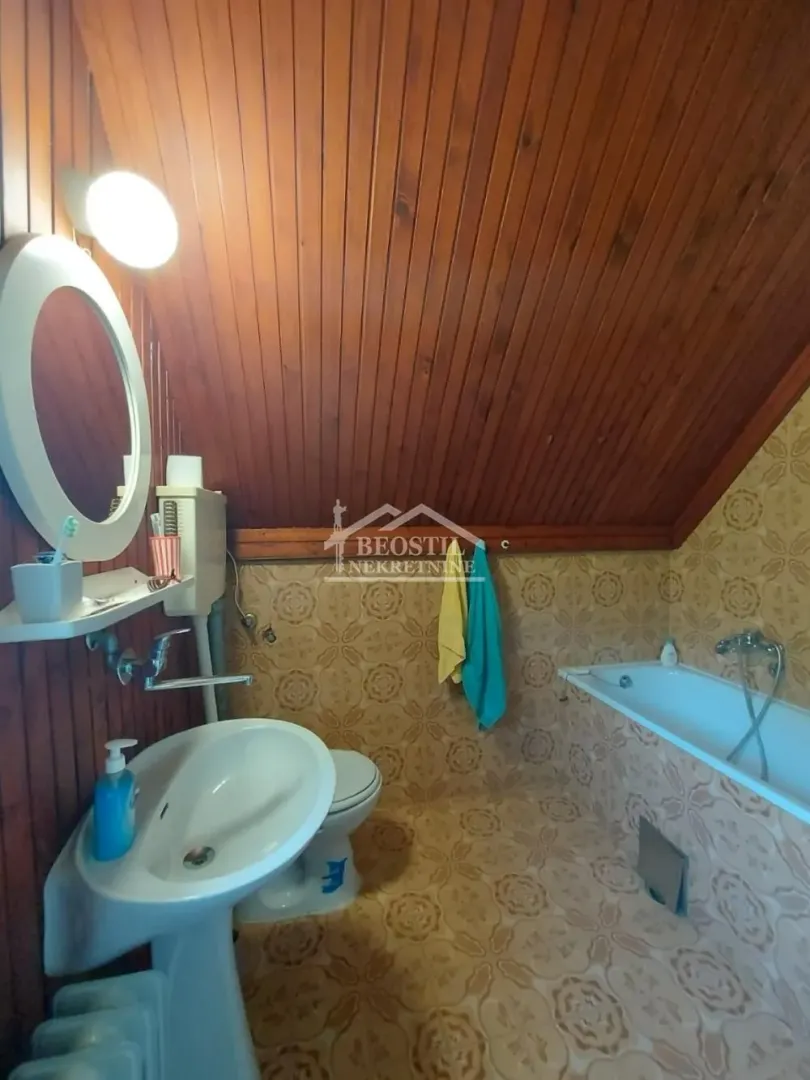 Prodaja, kuća, 165m², Lisović, Barajevo