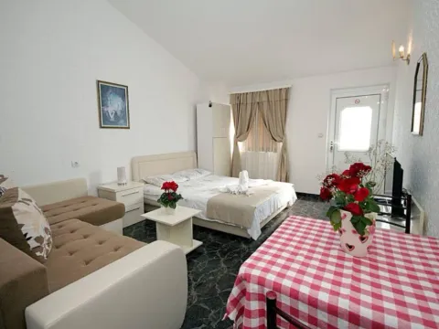 Sale, hospitality venue, 245m², Sutomore, Bar - image 4