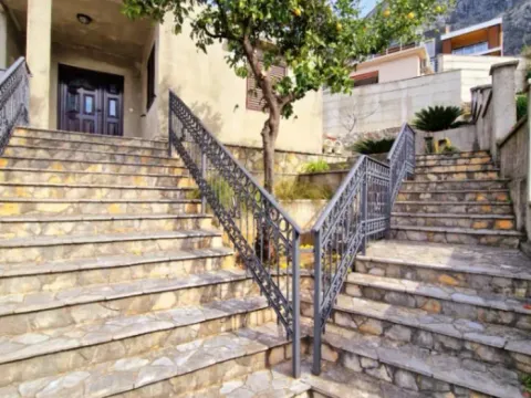 Sale, house, 240m², Sveti Stasije, Kotor - image 8